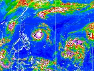 三颱共舞！桔梗、萬宜颱風接力生成 日氣象廳曝最新路徑