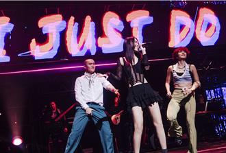 孫盛希黑色馬甲美胸超火辣！見「學長」林宥嘉結婚當場心碎了