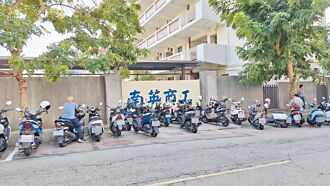 台南百貨周年慶 憂違停亂象