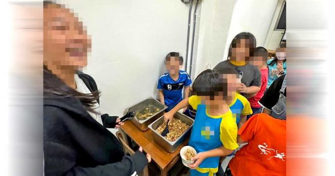 元氣小學堂不只提供課業輔導，還與餐廳合作每日提供伙食，達到完整照護需求。（圖／讀者提供）