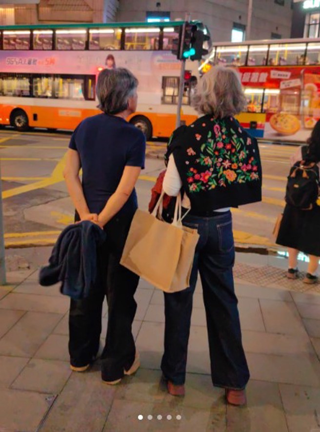 野生林子祥、叶蒨文穿搭有型。（图／小红书）