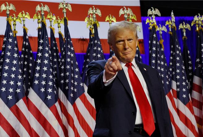 施奈德提到，解放军可能会在川普新政府成立之初，测试底线。（路透）