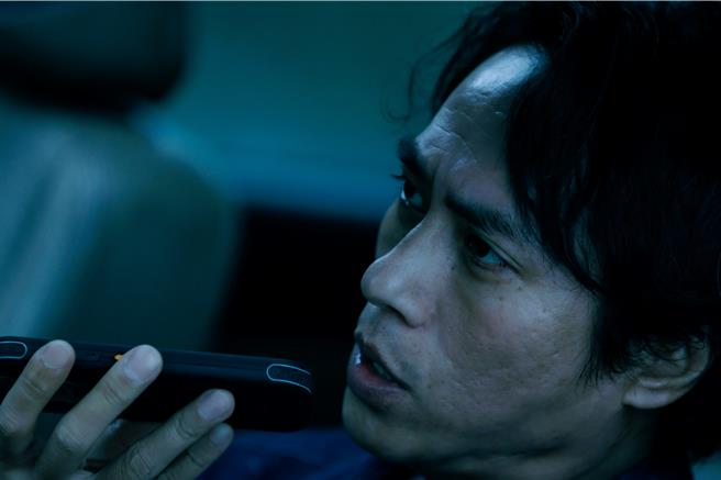 莊凱勛戲外有過被利用經驗，現在養成謹慎態度。（公視台語台、華視提供）