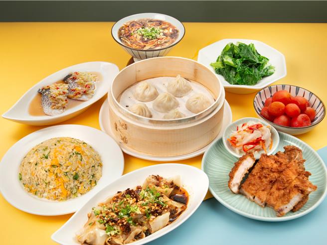 11月11日上午10点，「来美食APP」推出限时限量的「汉来上海汤包」双人套餐优惠价1111元。(汉来美食提供)