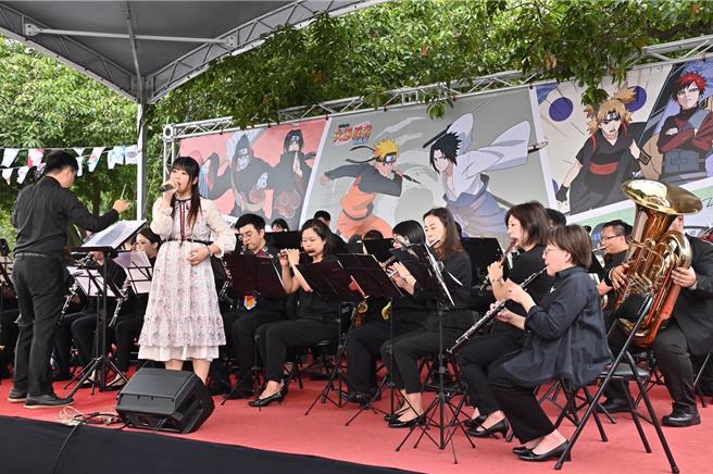 2024大龍門動漫饗魚宴，具上次2010舉辦活魚宴，14年後再次於石門水庫辦理活魚活動，活動開幕至今吸引近20萬人到訪。（廖姮玥攝）