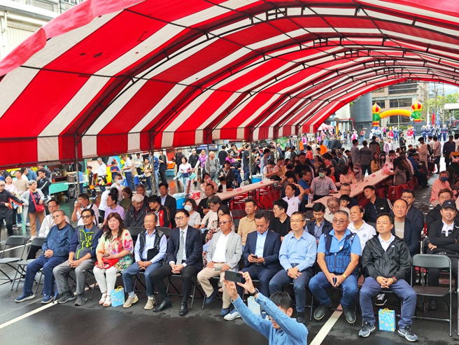 市长与警察局局长致企业领导人的一封信，透过警察宣导深入百工百业 提升民眾反诈骗意识。（图 / 警方提供）