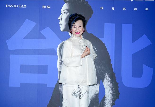 80岁的陶妈妈王復蓉今到小巨蛋观赏儿子演唱会。（罗永铭摄）