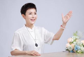 昔日性感女星3年前剃度出家现况曝 曾拒接天命被神明下通牒