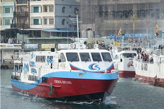 東琉交通受阻！琉興號二度因漂流木停航 週六起加開特別班次