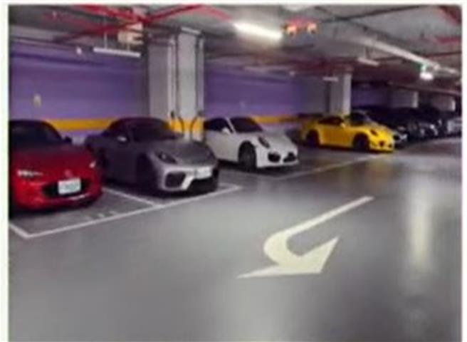 民怨东明、行善等社宅停车位，看的到吃不到，明明是住户还要另找停车位，北市议员陈宥丞、游淑慧建议，市府建立优先制度供住户家中有老人、幼童及身障者优先享有。（摘自台北市议会大会议事影音）