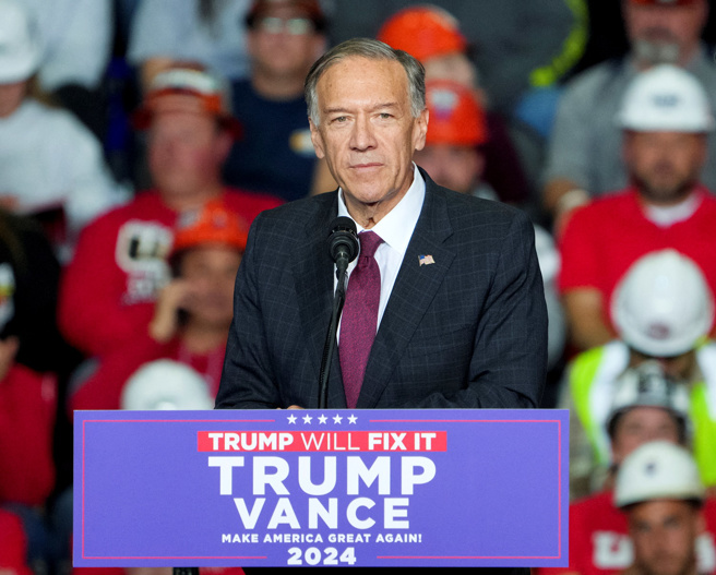 川普9日晚间发文表示，他不会邀请有「最挺台国务卿」称号的蓬佩奥（上图），以及前美国驻联合国大使海利（Nikki Haley）入阁。（路透社）