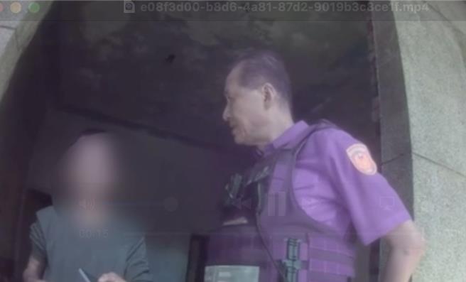 警方逮捕窃嫌。（警方提供）