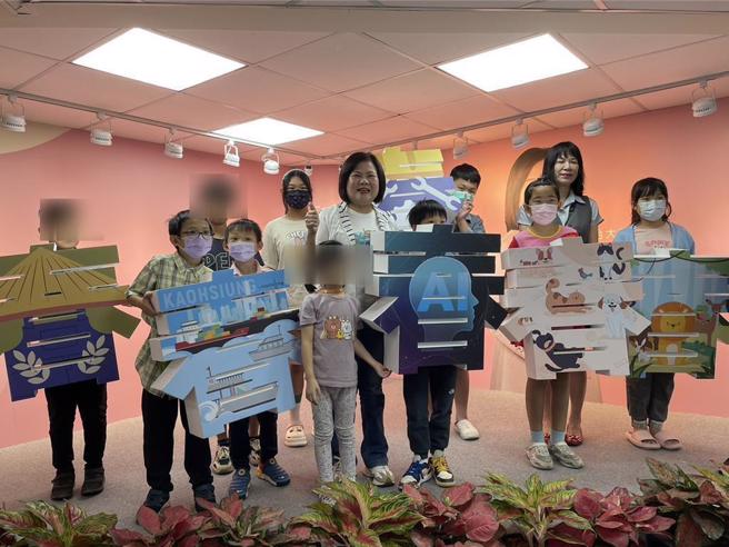 有意角逐2026高雄市長大位的前勞動部長許銘春10日成立競選辦公室。（洪浩軒攝）