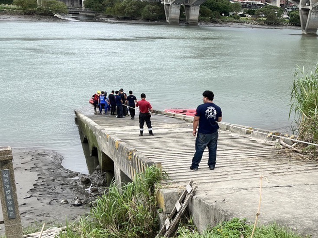 現場救援畫面。（圖 / 劉詠韻翻攝）