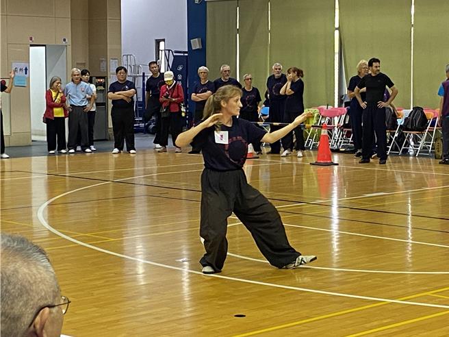 第25届「中华世界杨家老架太亟武艺锦标赛」10日在台东大学体育馆开幕。（蔡旻妤摄）