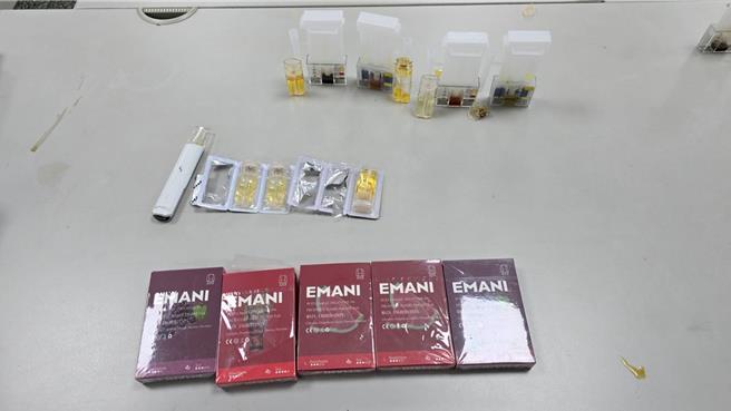 警方查扣喪屍菸彈。（警方提供）