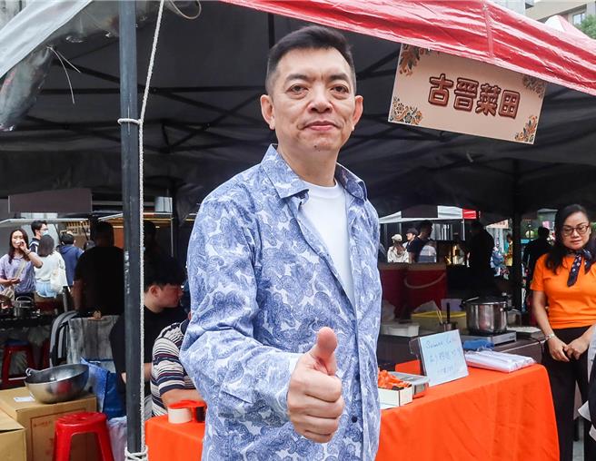 来台已30年的蔡瑞龙来自东马，他希望未来活动能够移往更大的场地举办。（粘耿豪摄）