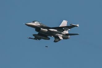 空軍完成戰術總驗收 凝聚信心與默契 完成高難度動作