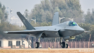 「曾被说像F-35」施孝玮起底歼-35！预言未来任务