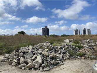 竹市園道五地下停車場延宕啟用 廢土堆置樹林頭 居民成苦主