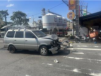 機車直行高速猛撞左轉廂型車 男騎士噴飛慘死！驚悚畫面曝光 