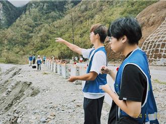 花蓮強震後太魯閣邊坡坍塌 民眾拋撒種子球復育原生植被