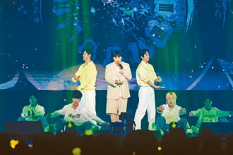 B1A4獻中文歌 挑戰16蹲累攤