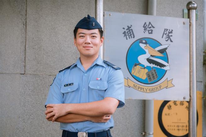 松指部补给队补给官周中尉。（记者陈怡璇摄）