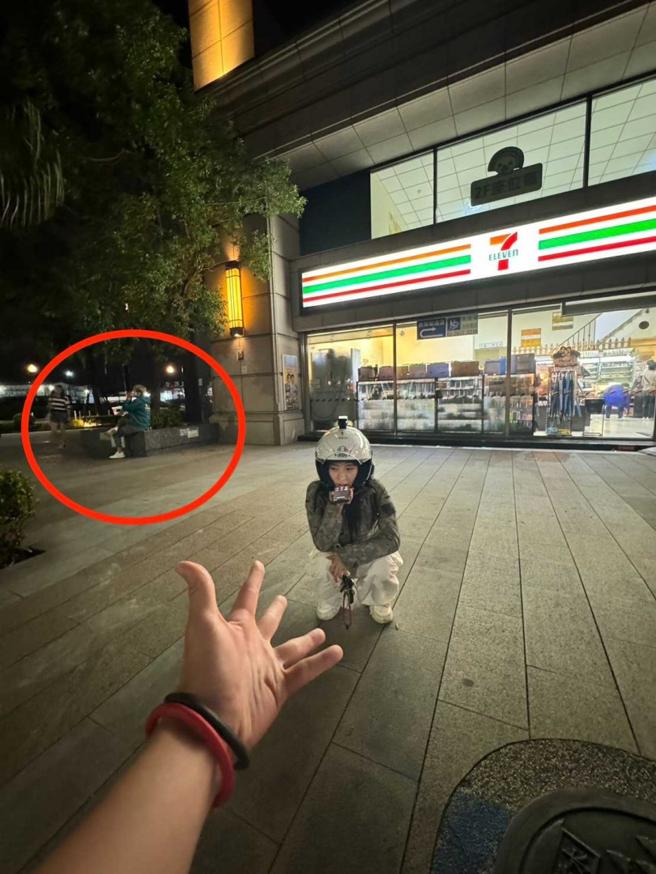 綠衣人跟蹤李多慧長達1個多小時。（圖／李多慧臉書）