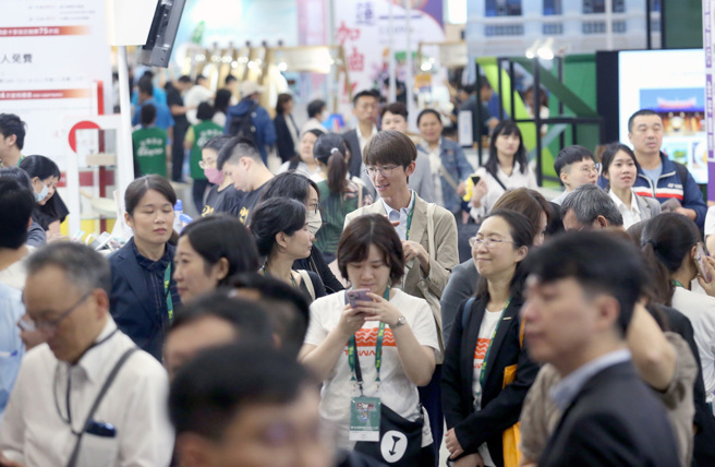 疫情後出國旅遊人數暴增，甫落幕的國際旅展也是人潮擠滿展場。（資料照）