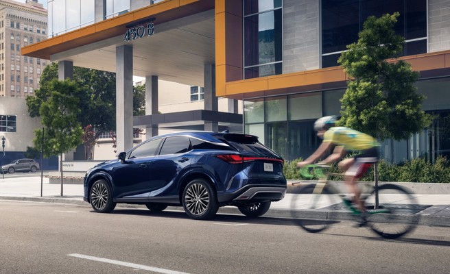 Lexus RX全面升级标配360度环景影像辅助系统，方便驾驶者掌控车辆周围路况。（和泰汽车提供）