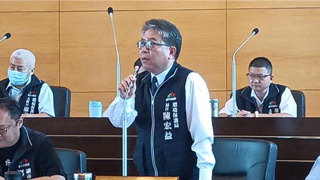 环保局长陈宏益要求3年还可再减600万吨。（陈淑娥摄）