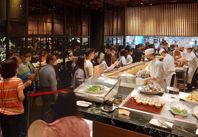 人气鼎盛的欣叶日料，位在北市信义计划区的信义店，宣布暂停营业。（翻摄欣叶日本料理脸书）