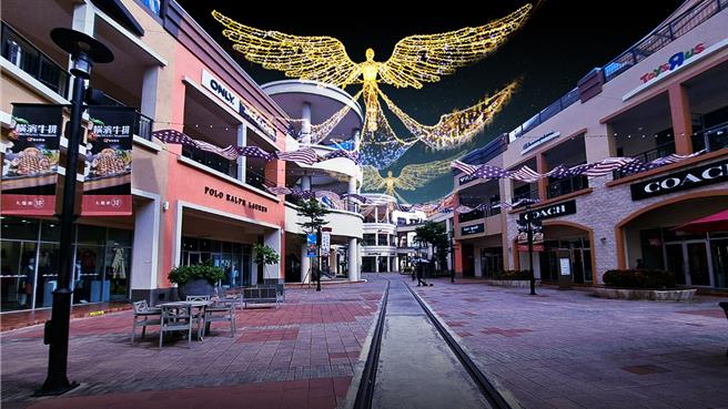 SKM Park Outlets高雄草衙戶外購物街區－倫敦天使燈閃爍。（SKM Park Outlets提供）