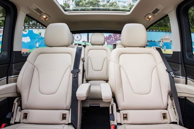 台湾宾士特别为V 250 d AVANTGARDE提供「免费选配七人座」。（陈大任摄）