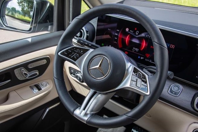 12.3吋高解析数位仪表板。（陈大任摄）