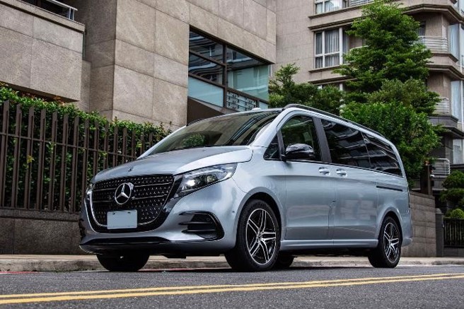 科技银车漆即使在阴天也展现出沈稳气质。（陈大任摄）