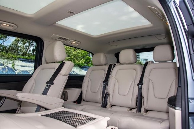 第三排乘客也享有宽裕的乘坐空间。（陈大任摄）