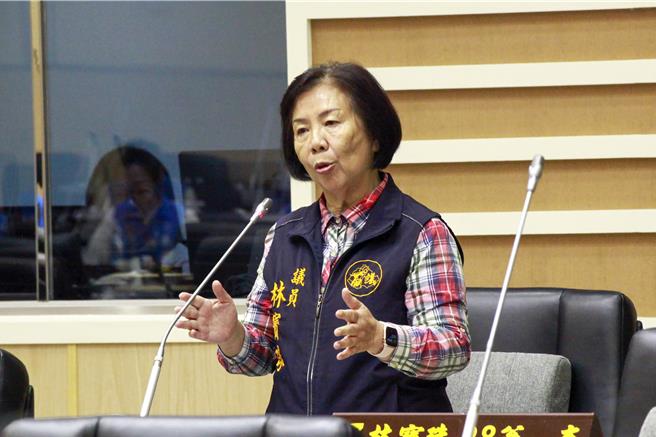 议员林宝珠针对即将实施的《国土计画法》、农地使用规范促县府导入智慧科技。 （吕丽甄摄）