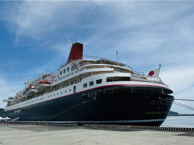 國民黨籍宜蘭縣議員陳玉萍指出今年6月，蘇澳港新建的旅運中心有日本丸郵輪團來旅遊，成效不錯。（吳佩蓉攝）