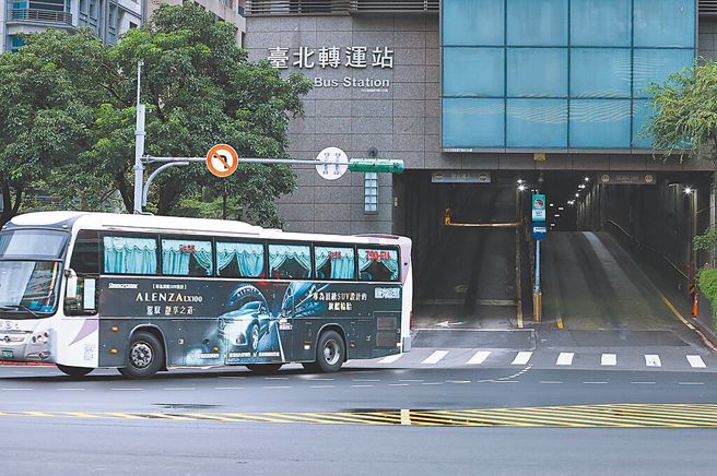 桃园往返台北客运一位难求，9023A路线11／18起增开6班次。（示意图／本报资料照片）