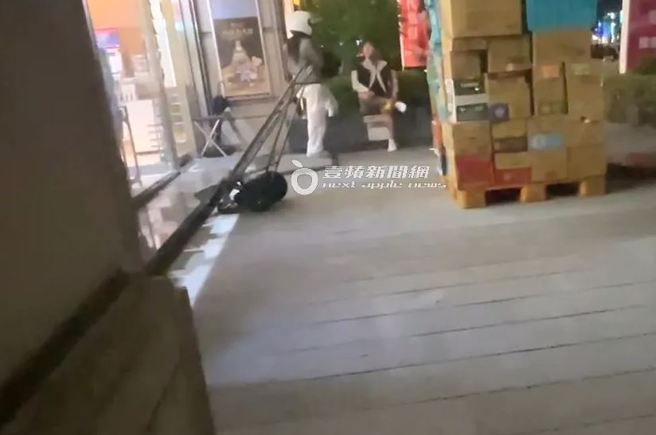 《壹苹》强调记者和李多慧保持远距离。（图／壹苹新闻网提供）