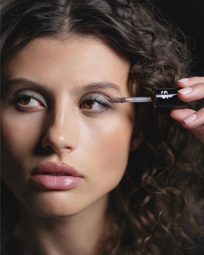 Sisley推出植物光感眼影晶露以獨特霜狀質地打造全新眼影。（Sisley提供／黃唯淯台北傳真）