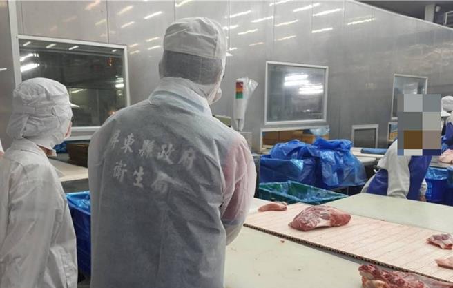 基隆市中山高中營養午餐團膳發現梅干扣肉菜餚中有針頭，肉品來源是嘉一香食品屏東廠，屏東縣衛生局前往查核，未發現異狀。（屏東縣政府提供／羅琦文屏東傳真）