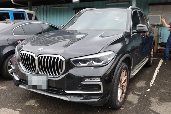 BMW X5以172萬元拍定。（行政執行署新北分署提供）
