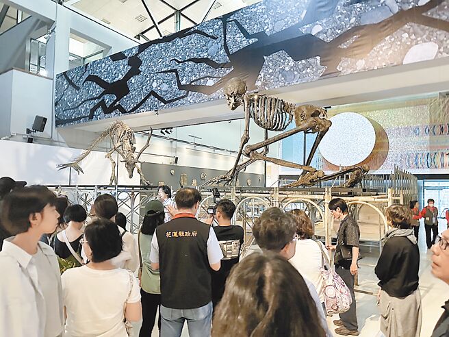 「PALAFANG花蓮跳浪藝術節」今年以0403大地震作為策展主題。（羅亦晽攝）