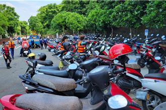 登島機車比綠蠵龜還多 小琉球要蓋立體停車場了