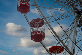 頭皮垂掛摩天輪 印度少女長髮捲入 當場爆血昏迷