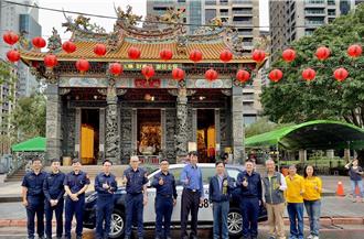 新北深丘福德宮捐贈巡邏車  提升海山警分局維治安能