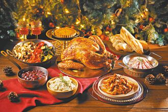 耶誕腳步近 飯店端應景大餐